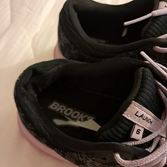 Brooks Sneakers Women's 9.5 Launch 6 Black Purple Athletic Sporty Running Comfy - Picture 5 of 7